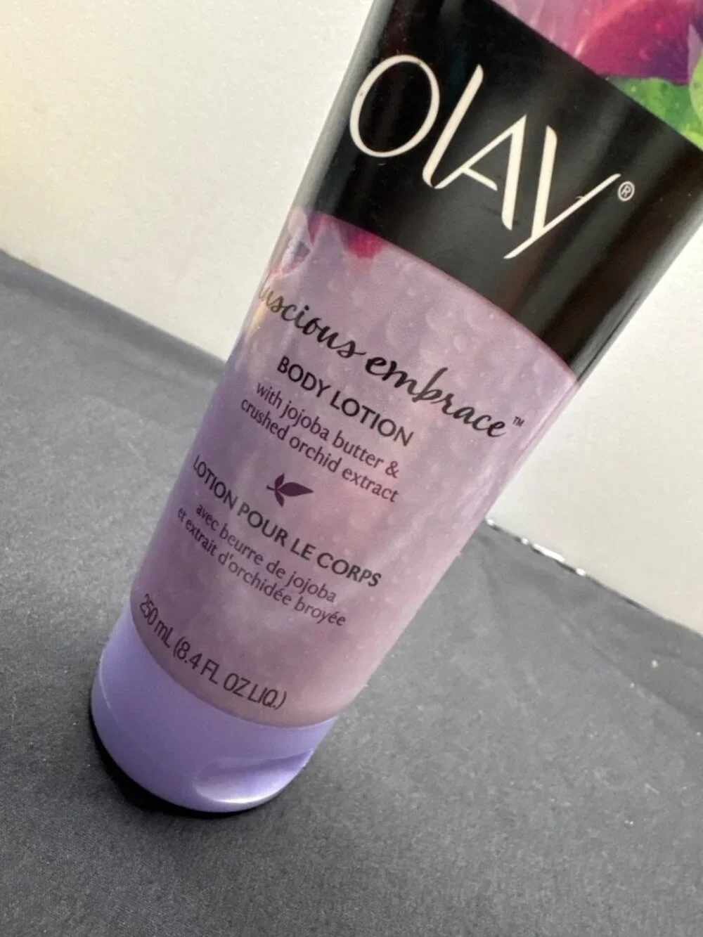 Olay Luscious Embrace Body Lotion Jojoba Butter Crushed Orchid Extract 8.4 fl oz